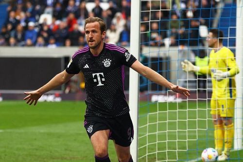 Harry Kane lập kỷ lục, Bayern Munich thắng to cũng không thể vui