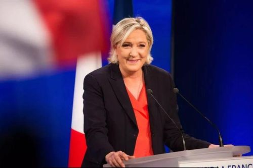 Ông Macron dẫn Pháp tới tình trạng hỗn loạn và muốn đưa đất nước tới chiến tranh