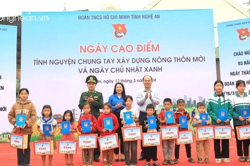 Tỉnh đoàn Nghệ An tổ chức ngày cao điểm tình nguyện xây dựng Nông thôn mới và Chủ nhật xanh