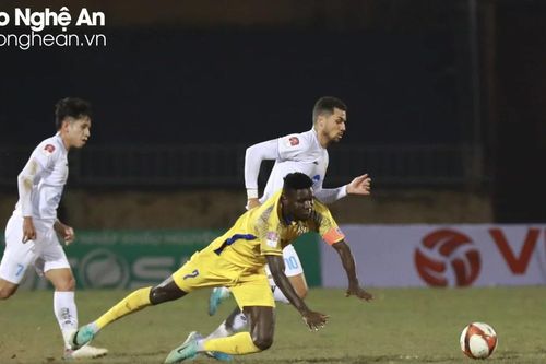 Sông Lam Nghệ An và bài toán lực lượng trước lượt về V.League 2023/24