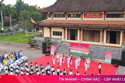 Kết nạp lớp đội viên kỷ niệm 70 năm Chiến thắng Điện Biên Phủ
