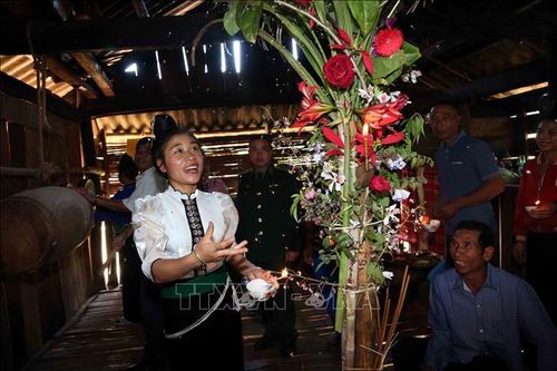 Độc đáo Lễ cúng hoa Ban của người Xinh Mun