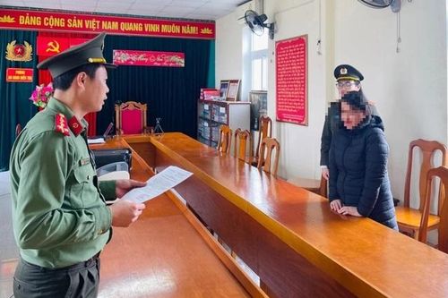 Nữ cán bộ quỹ tín dụng xã môi giới cho người khác xuất cảnh trái phép