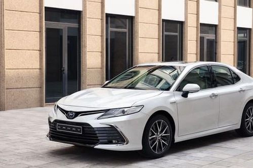 Phân khúc sedan cỡ D: Toyota Camry đứng đầu, Honda Accrord bất ngờ tăng doanh số