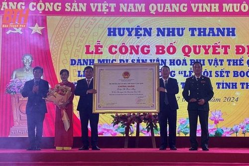 Đón nhận di sản văn hóa phi vật thể Quốc gia Lễ hội Sết Boóc Mạy