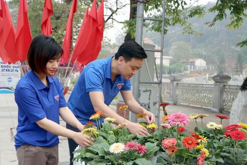 Ngày cao điểm tuổi trẻ chung tay xây dựng nông thôn mới