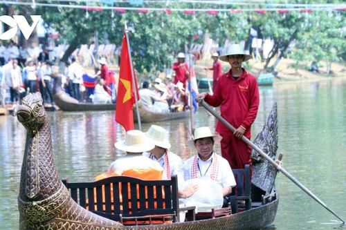 Campuchia kích cầu du lịch bằng lễ hội sông