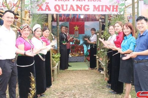Lễ hội Hoa ban huyện Vân Hồ năm 2024: Ấn tượng không gian trại văn hóa các dân tộc
