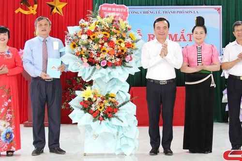 Lễ ra mắt mô hình 'Ngôi nhà trí tuệ' tổ 1, phường Chiềng Lề