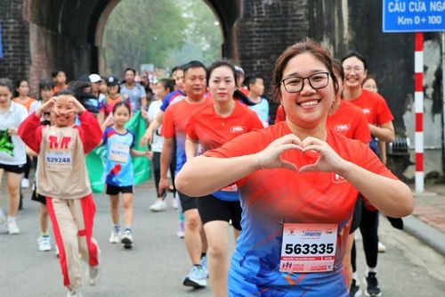 Trên 5.000 vận động viên hào hứng chạy cùng ThuaThienHueJogging