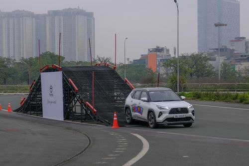 Hà Nội: Cơ hội lái thử ô tô trên đường đua F1 Mỹ Đình