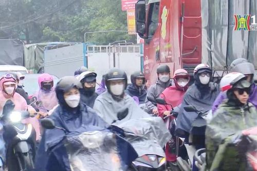 Đường 70 Hà Đông đi Văn Điển ùn tắc triền miên