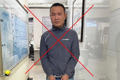 Tài xế ô tô trốn chạy công an, đâm nhiều phương tiện ở Hà Nội dương tính ma túy