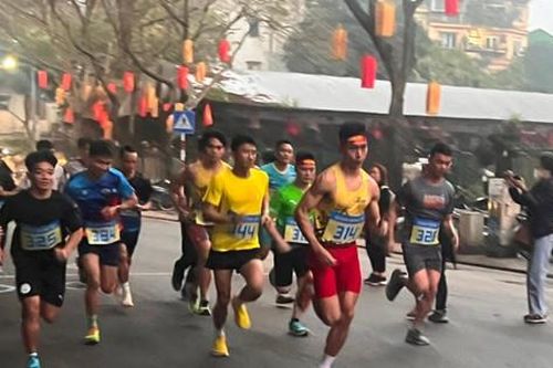 500 vận động viên dự phát động Giải chạy Báo Hànôịmới mở rộng quận Đống Đa