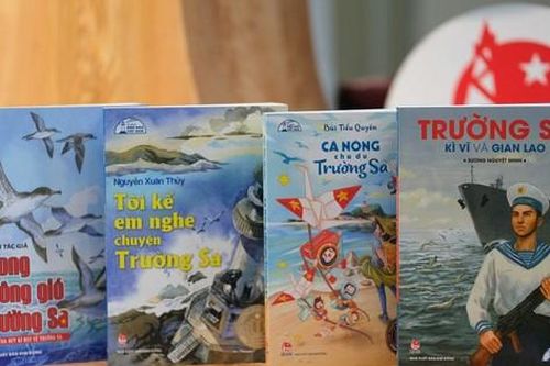 Khám phá tủ sách Biển đảo Việt Nam: Mỗi cuốn sách là một hành trình độc đáo