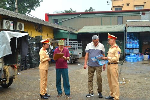Công an Hà Nội tăng cường tuyên truyền - kiểm tra, xử lý xe tự chế