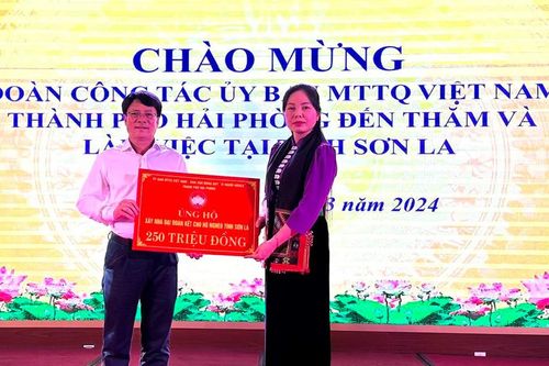 Hải Phòng: Trao 250 triệu đồng xây nhà Đại đoàn kết tại tỉnh Sơn La