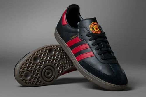 Những đôi sneakers 'ăn mừng' chiến thắng của MU