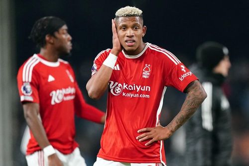 Thêm đội bóng bị trừ điểm ở Premier League