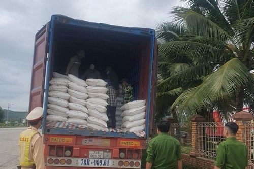 Quảng Ngãi: Tài xế chở hàng lậu bị phạt gần 500 triệu đồng