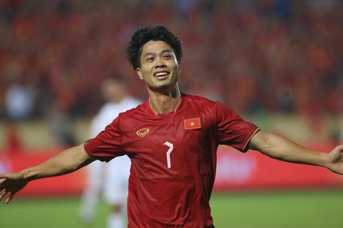 HLV Philippe Troussier loại Công Phượng và Duy Mạnh trước trận đấu với tuyển Indonesia