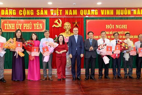 Bổ nhiệm, chỉ định 11 Bí thư Huyện ủy, Giám đốc, Phó Giám đốc Sở, Trưởng ban,...
