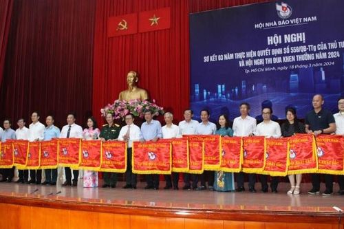 Nhân rộng các điển hình thi đua tiên tiến trong đội ngũ làm báo