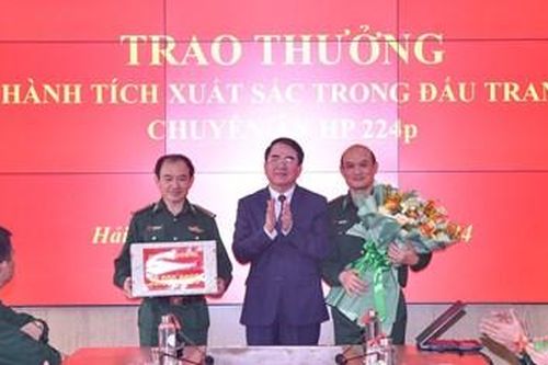 Khen thưởng Bộ đội Biên phòng TP Hải Phòng lập thành tích xuất sắc trong đấu tranh với tội phạm ma túy