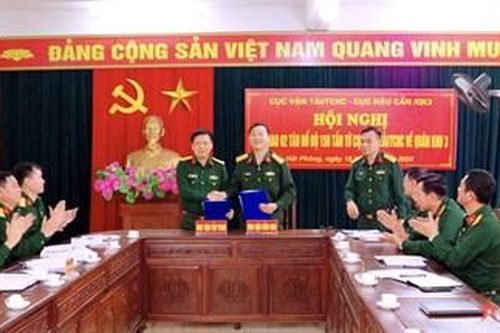 Quân khu 3 tiếp nhận 2 tàu đổ bộ 150 tấn do Cục Vận tải, Tổng cục Hậu cần bàn giao