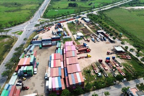 Mượn đất công không tốn phí?