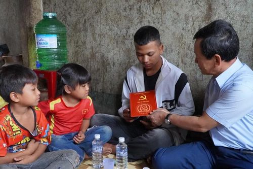 Xây tổ ấm cho 4 ông cháu