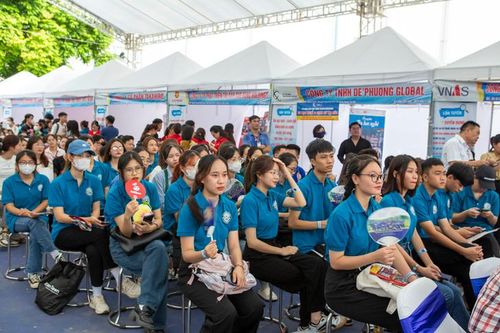 Hơn 1600 vị trí việc làm cho sinh viên tại Festival tuyển dụng EAUT 2024