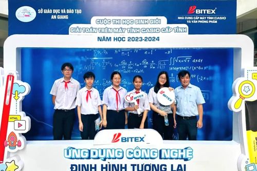 Hơn 400 HS An Giang tham dự cuộc thi chọn HSG giải toán trên máy tính cầm tay
