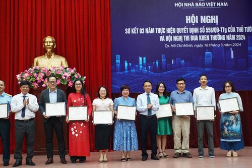 Hội Nhà báo Việt Nam khen thưởng các tập thể và cá nhân xuất sắc