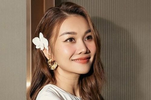 Siêu mẫu Thanh Hằng và dàn sao nữ diện đầm đơn sắc trắng dự sự kiện
