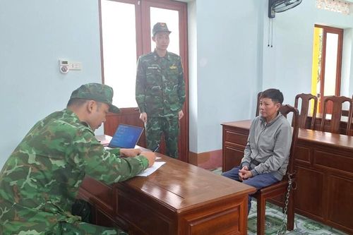 Bắt giữ đối tượng vận chuyển, tàng trữ pháo nổ trái phép