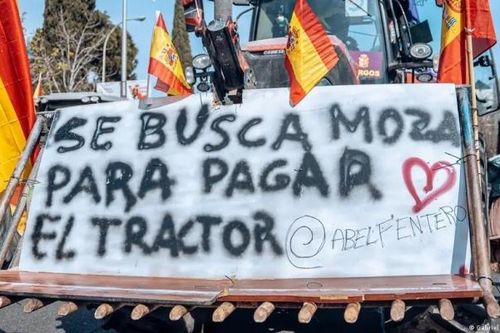 Nông dân Tây Ban Nha biểu tình ở Madrid bất chấp sự nhượng bộ của EU