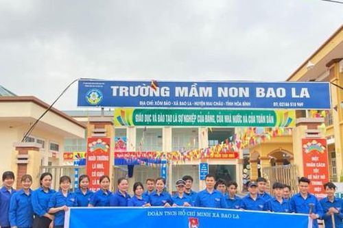 Tuổi trẻ Hòa Bình ra quân ngày cao điểm tình nguyện xây dựng nông thôn mới