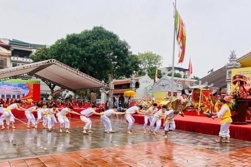 Hà Nội: Độc đáo điệu múa cổ 'lột rắn' tại lễ hội truyền thống làng Trường Lâm