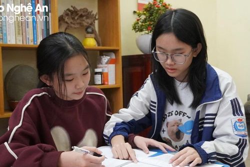 Nữ thủ khoa miền Trà Lân nuôi ước mơ trở thành một nhà báo giỏi