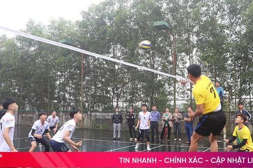 Khởi tranh Giải Bóng chuyền nam thanh niên Vũ Quang