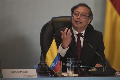 Colombia đình chỉ lệnh ngừng bắn với nhóm vũ trang EMC