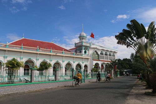 Đồng bào Chăm An Giang mừng đón tháng ăn chay Ramadan