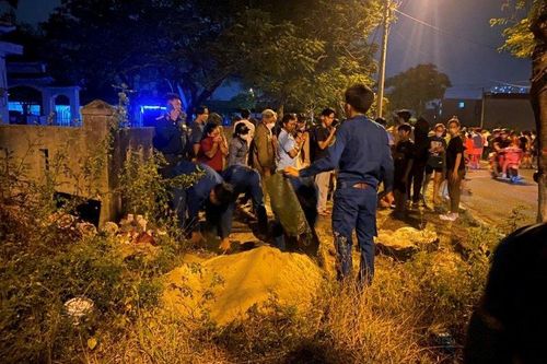 Bất ngờ thứ bên trong chiếc vali vứt ở vỉa hè khiến công an phong tỏa
