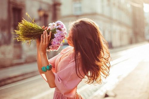 Phụ nữ có 6 đặc điểm này được chồng yêu chiều, cả đời sung sướng