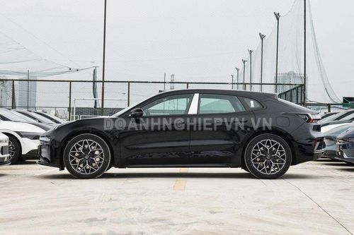 Xe hơi đẹp mê ly công suất 789 mã lực, giá hơn 877 triệu đồng, khách hàng thi nhau 'chốt đơn'