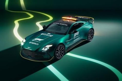 Aston Martin Vantage làm xe dẫn đoàn tại giải đua F1