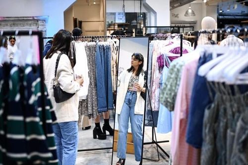 Sức hấp dẫn và hệ lụy của ngành thời trang nhanh