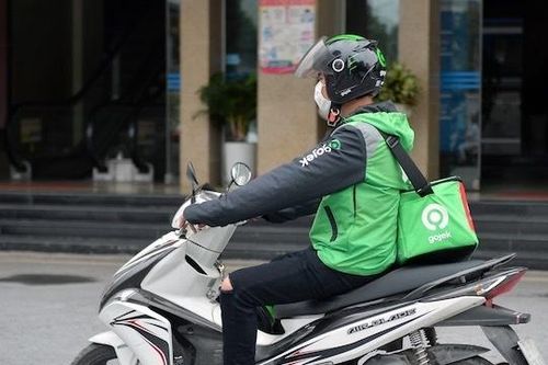 Khi nền tảng giao đồ ăn và quản lý bán hàng hợp lực