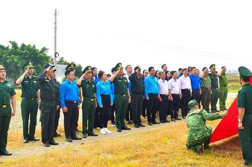 Thanh niên An Giang hưởng ứng Chương trình 'Tháng 3 biên giới'